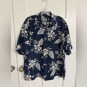 Silk Traders Women's Button Up Hawaiian Shirt Casual Short Sleeve Floral Blue S
